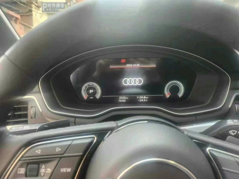 济宁24年奥迪A4L7