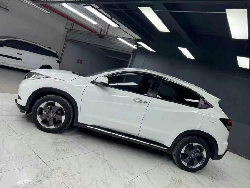 成都19年本田缤智4