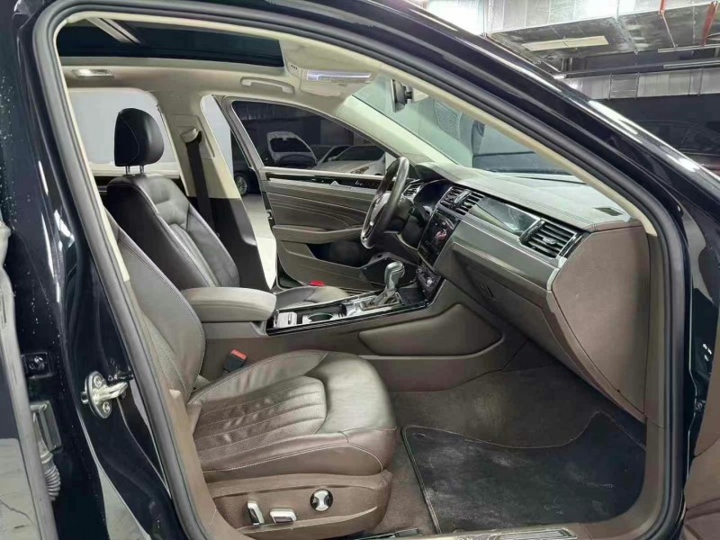 成都21年大众辉昂4