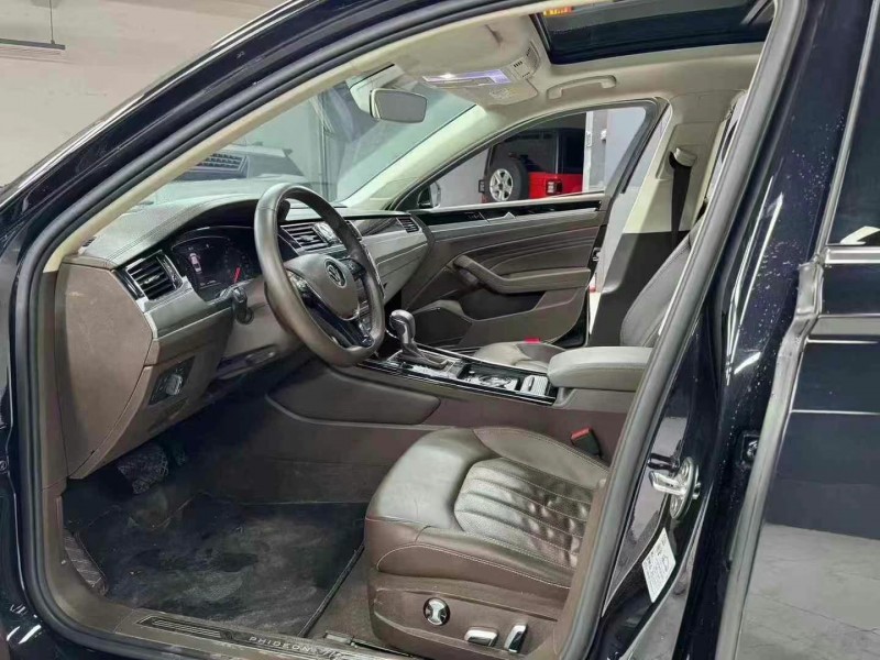 成都21年大众辉昂5