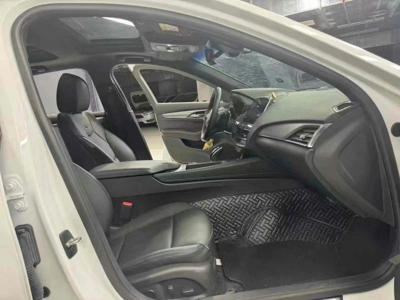 成都22年凯迪拉克CT54