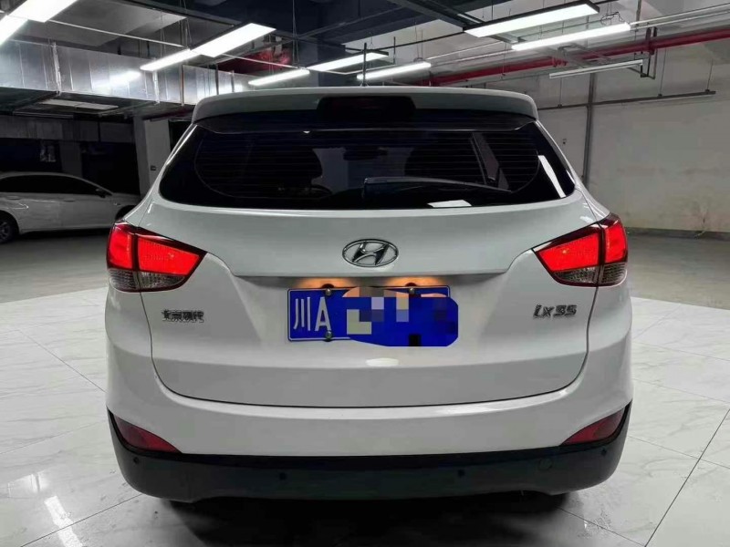 成都17年现代ix353