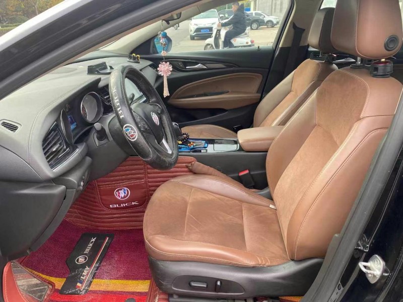 徐州19年别克君威8