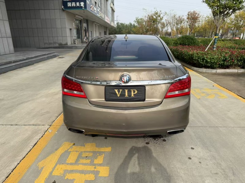 济宁15年别克君越9