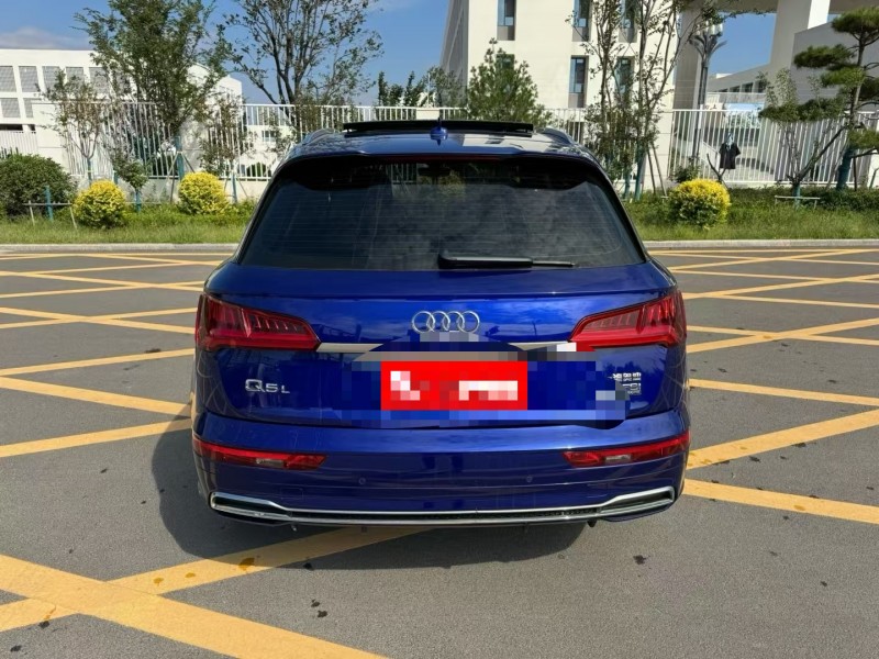 济宁20年奥迪Q59