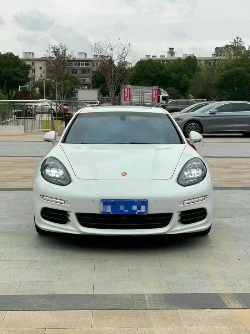 保定15年保时捷帕拉梅拉1