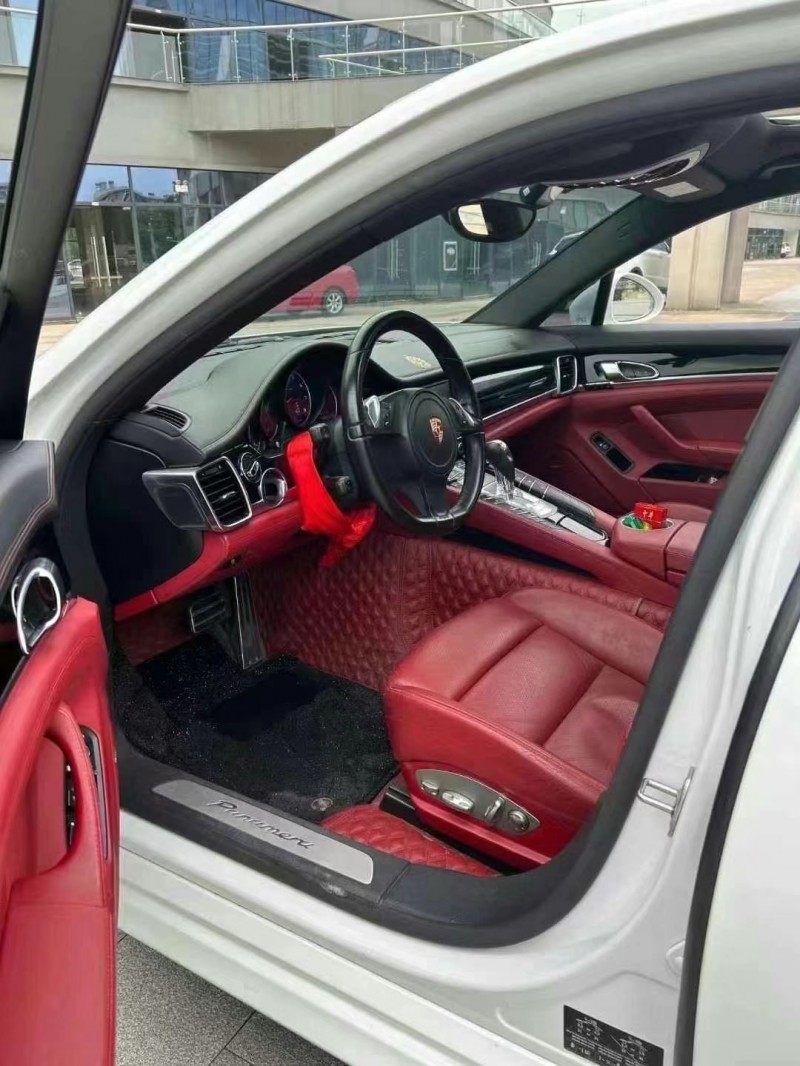 保定15年保时捷帕拉梅拉4