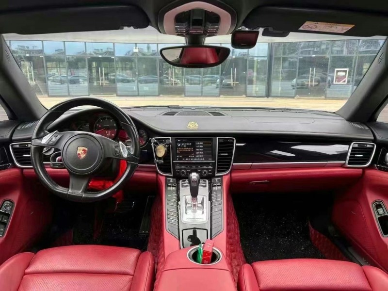 保定15年保时捷帕拉梅拉5