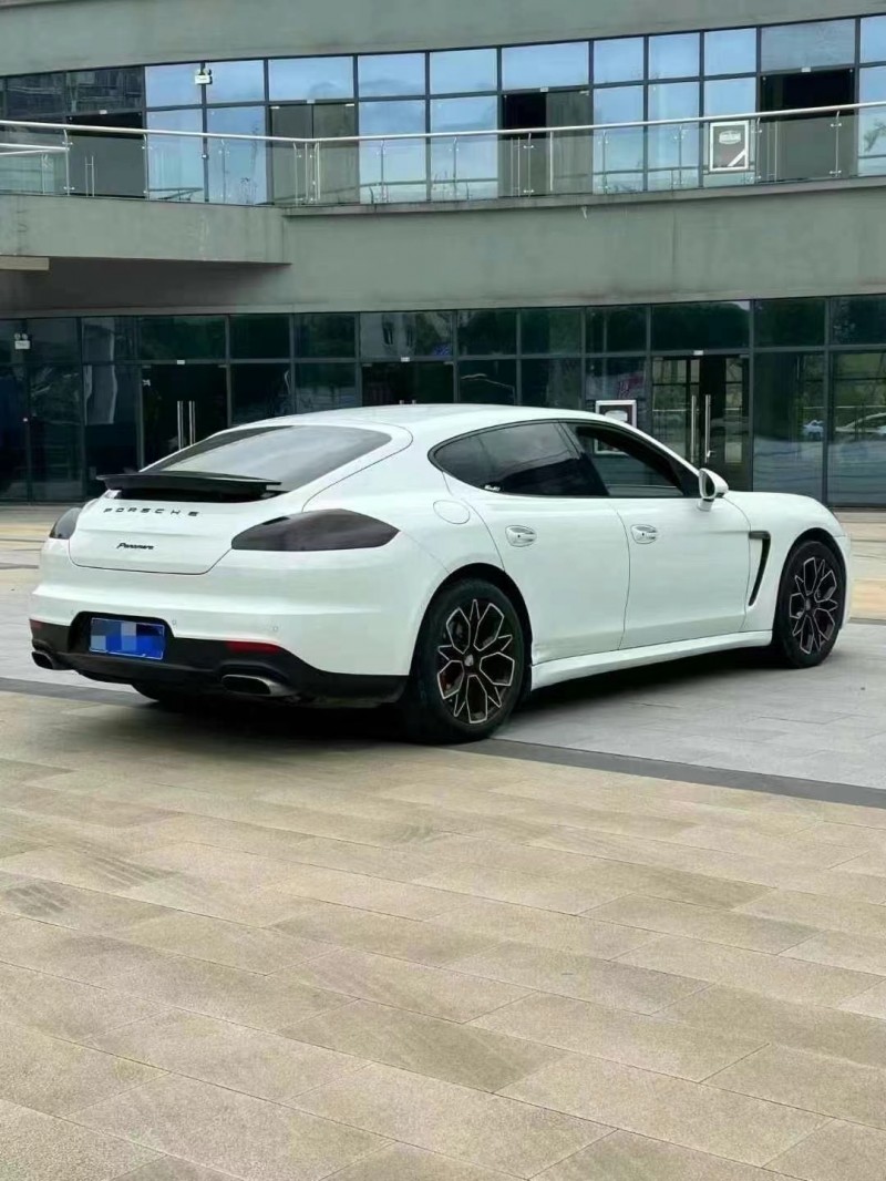 保定15年保时捷帕拉梅拉7