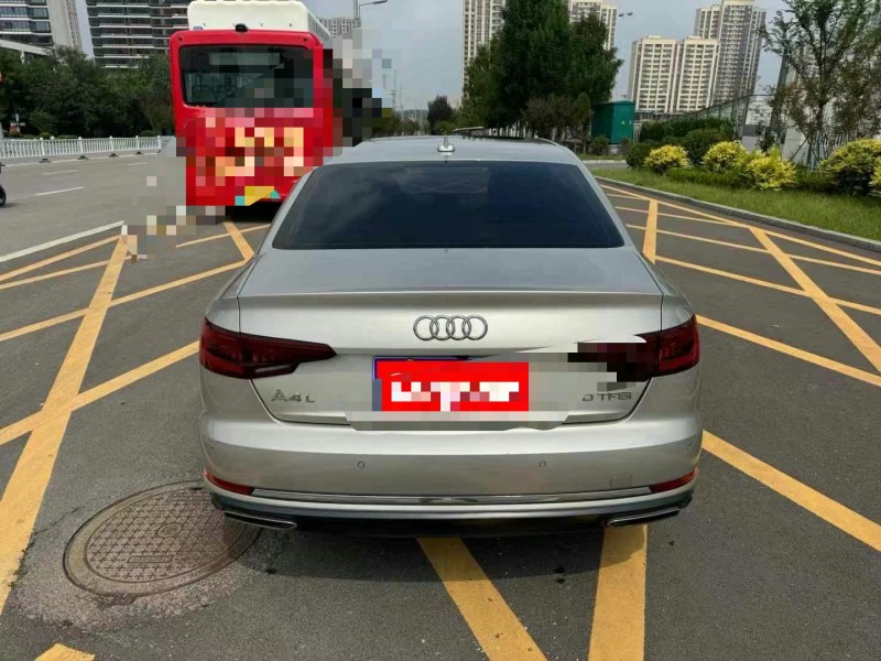 济宁19年奥迪A4L9