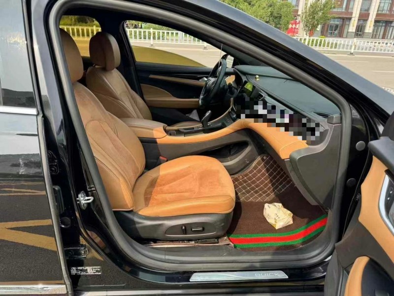 济宁17年别克君越5