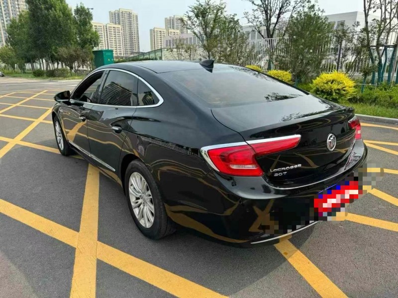 济宁17年别克君越7