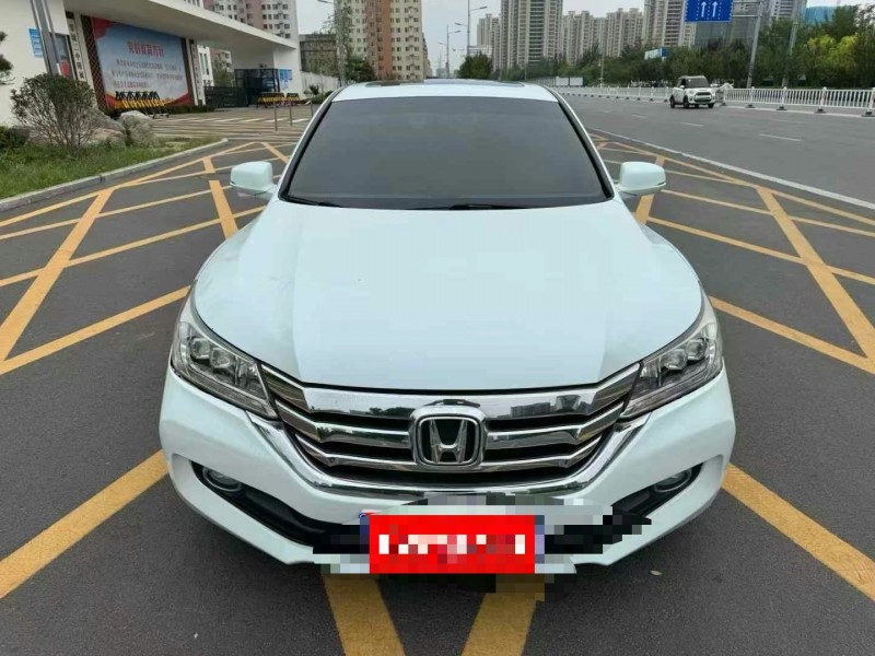 济宁14年本田雅阁1