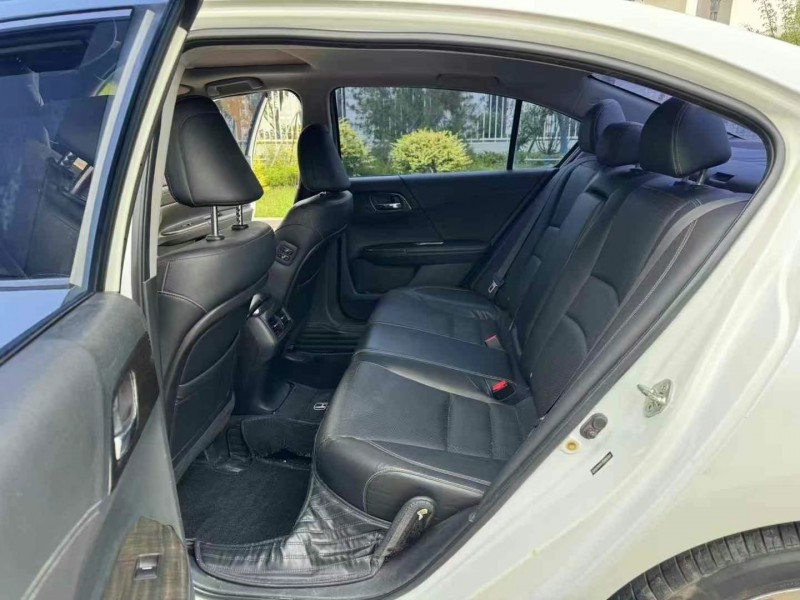 济宁14年本田雅阁3