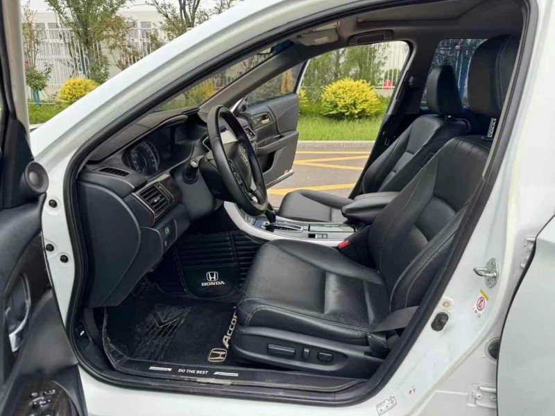 济宁14年本田雅阁4