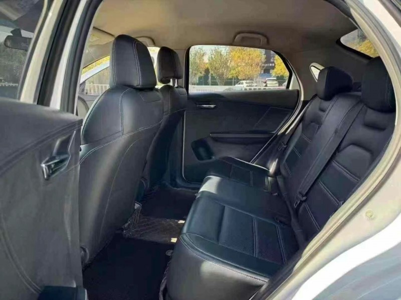 济宁21年比亚迪E33