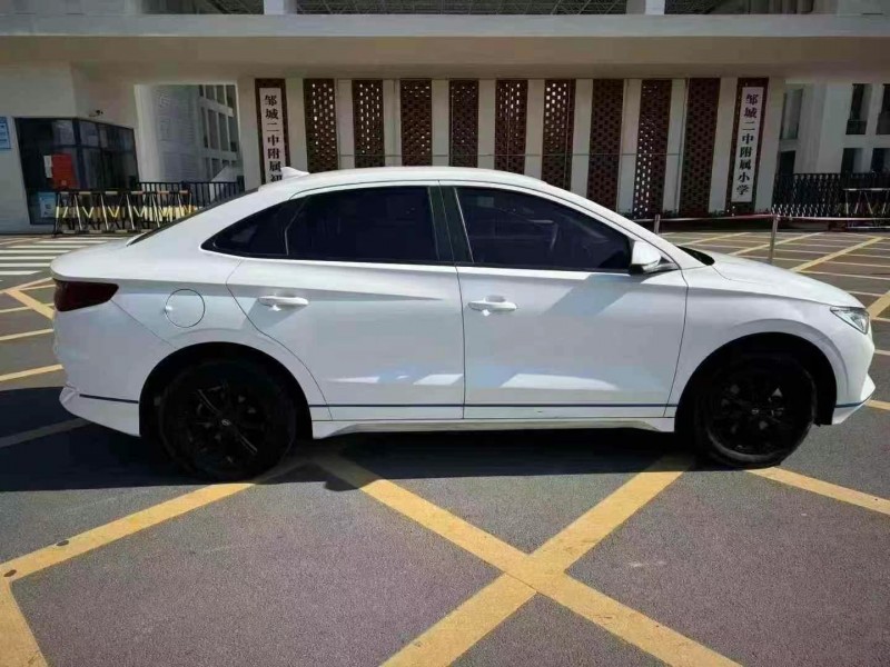 济宁21年比亚迪E37