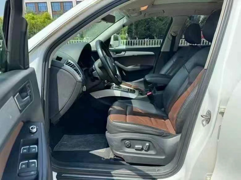 济宁16年奥迪Q56