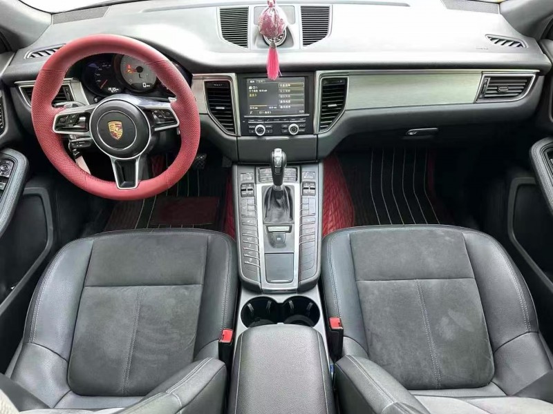 济宁14年保时捷Macan6