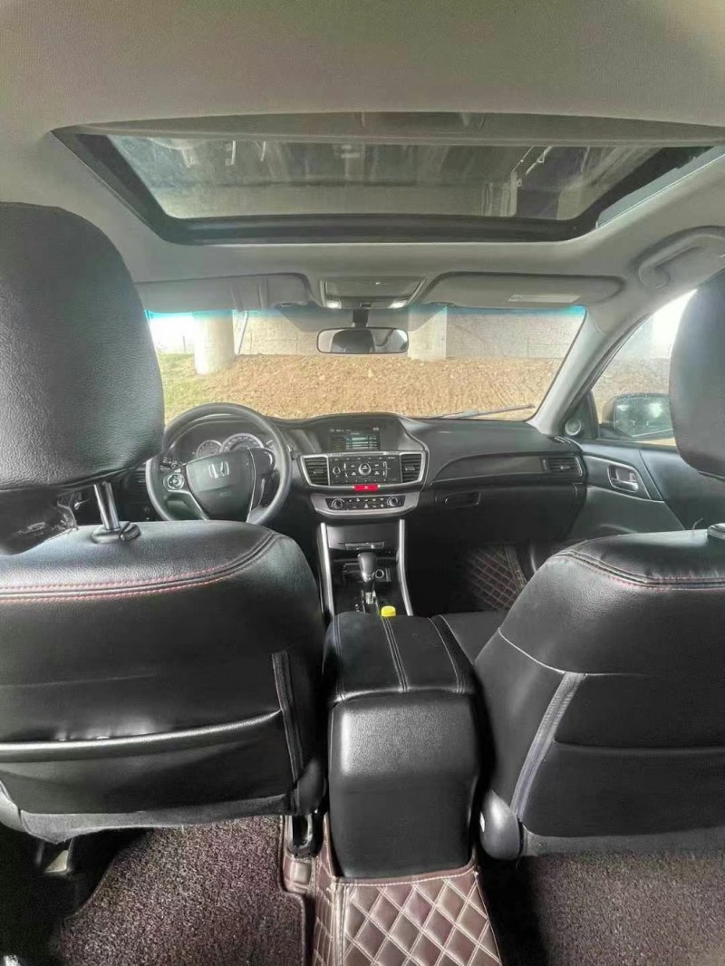 青岛14年本田雅阁5