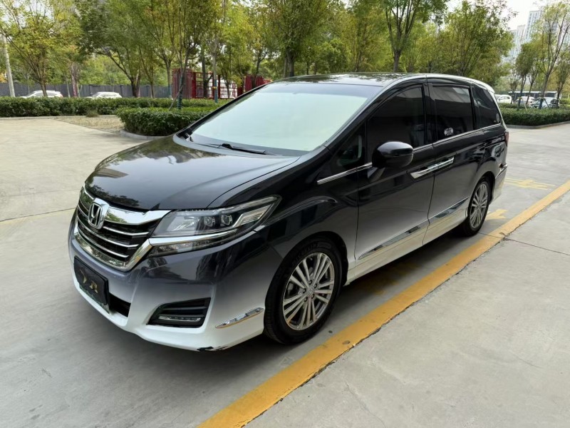 济宁18年本田艾力绅3