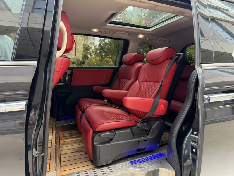 济宁18年本田艾力绅4