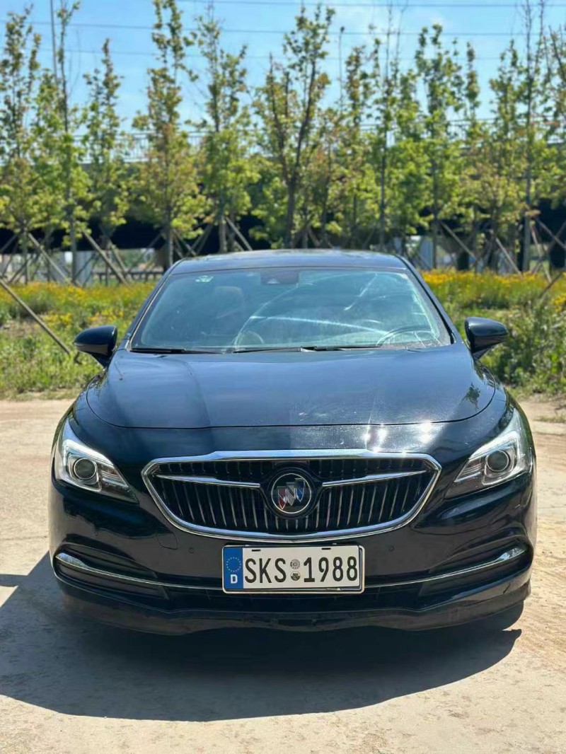 青岛17年别克君越1