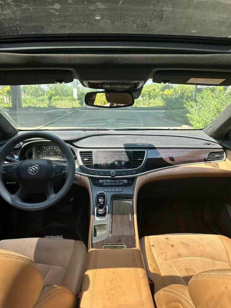 青岛17年别克君越5