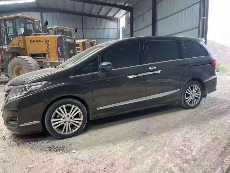 菏泽18年本田艾力绅3