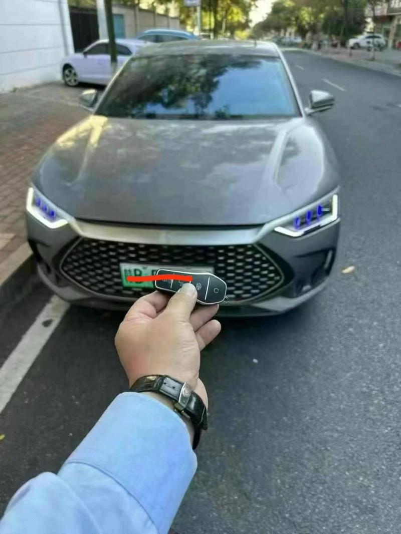 青岛22年比亚迪汉1