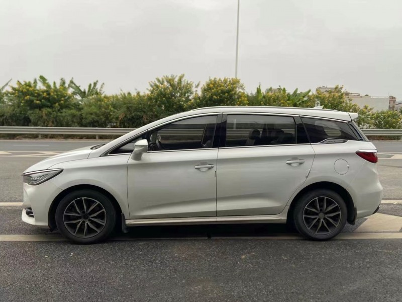 广州18年比亚迪宋6