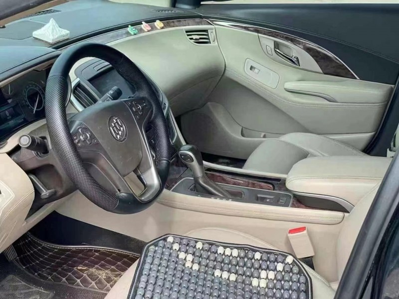 青岛15年别克君越6