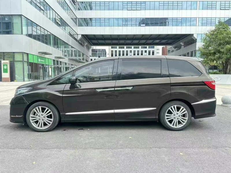 广州18年本田艾力绅3