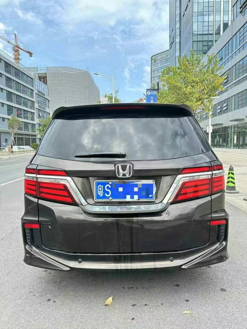 广州18年本田艾力绅9