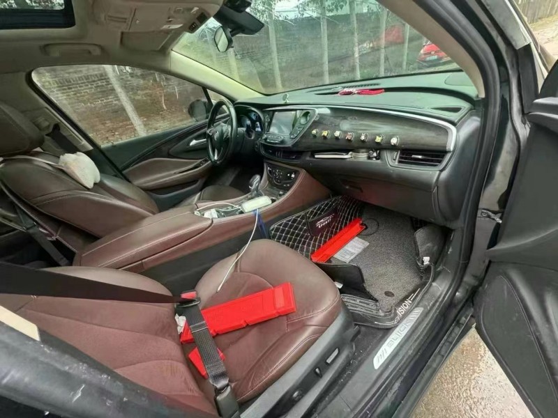 青岛17年别克昂科威6