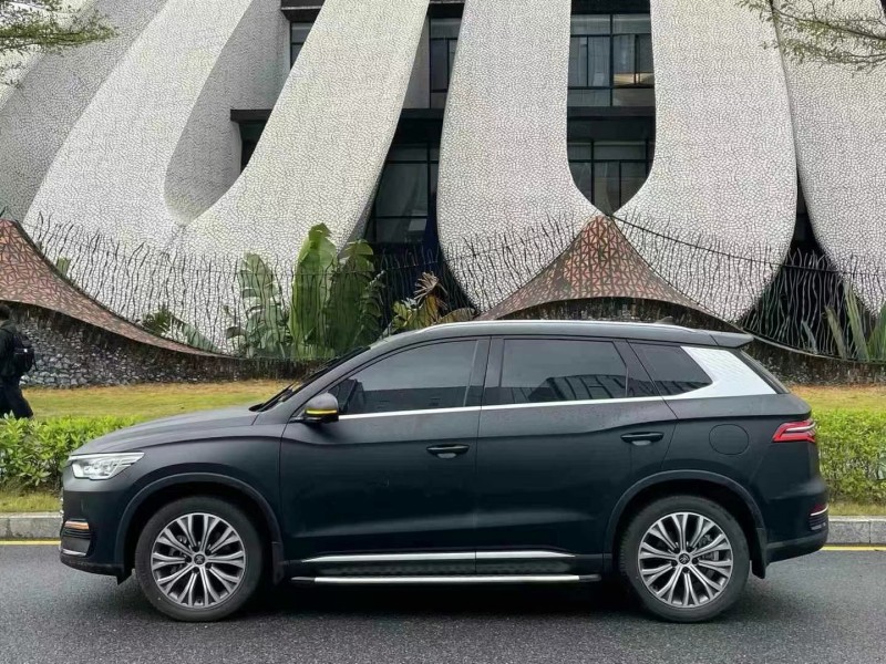 深圳23年比亚迪宋8