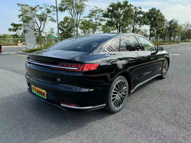 广州22年比亚迪汉8