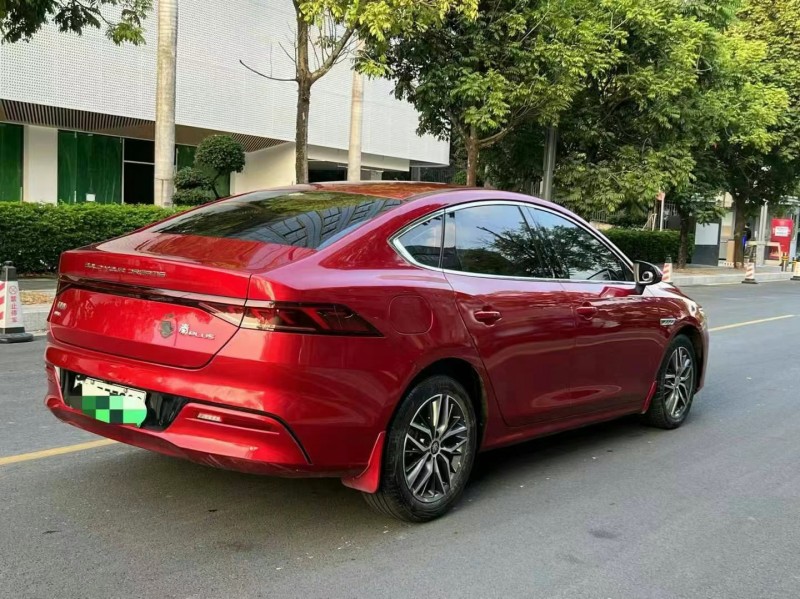 广州21年比亚迪M68