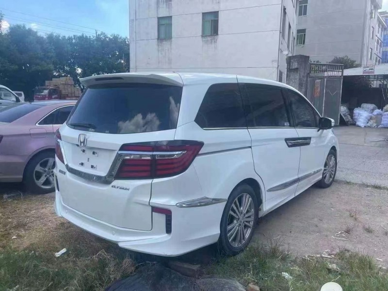 菏泽18年本田艾力绅6