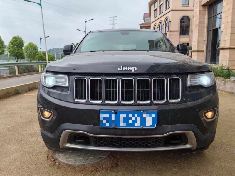 昭通14年Jeep大切諾基1