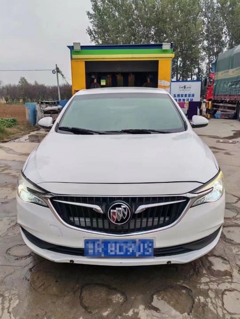 菏泽17年别克英朗1