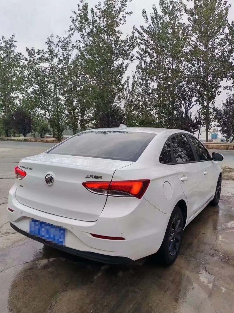 菏泽17年别克英朗9