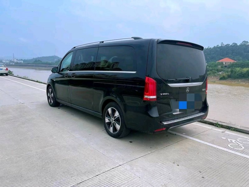 广州21年奔驰V5