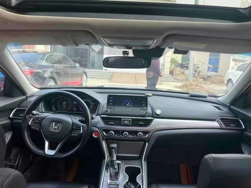 菏泽21年本田雅阁9