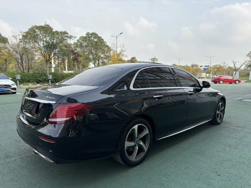 盐城18年奔驰E8