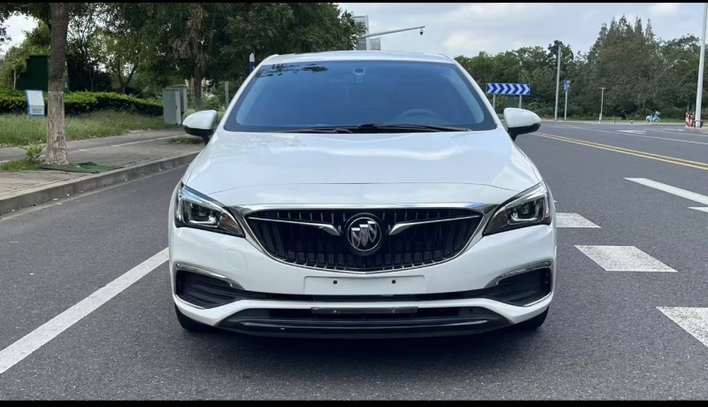 济宁18年别克威朗1