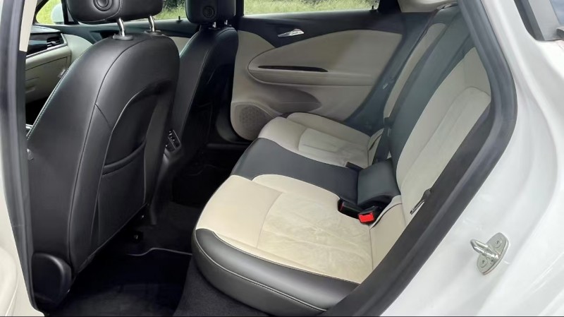 济宁18年别克威朗6