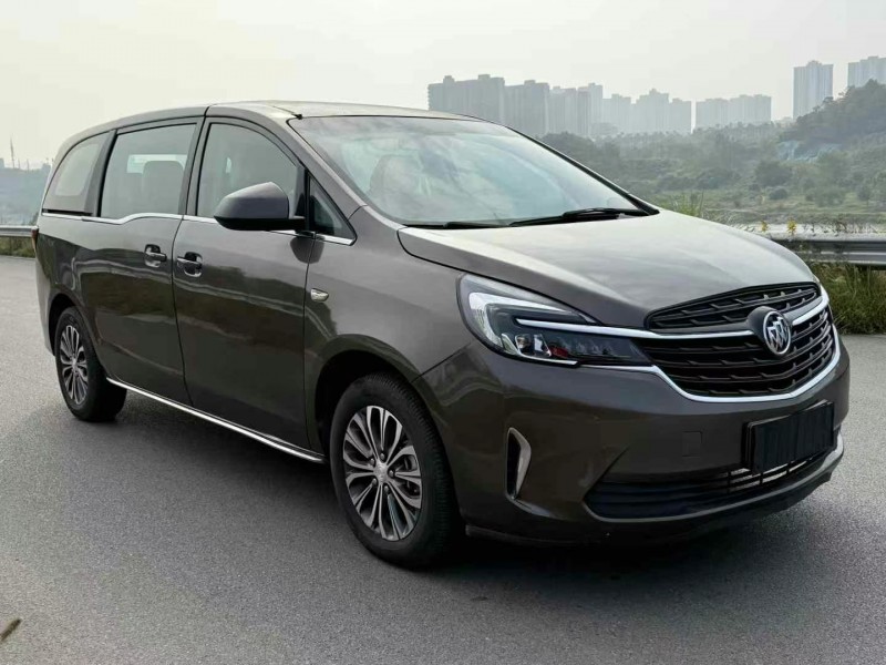 济宁22年别克GL82