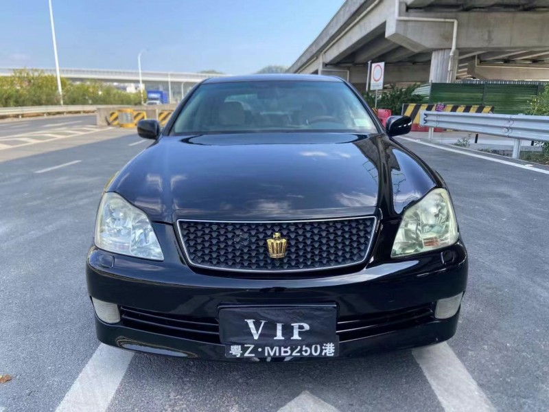 广州05年丰田皇冠1