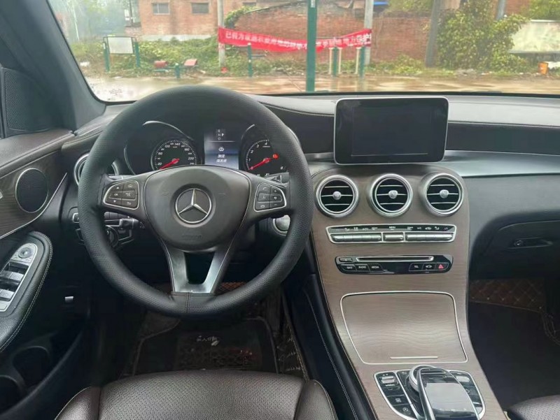 新乡18年奔驰GLC4